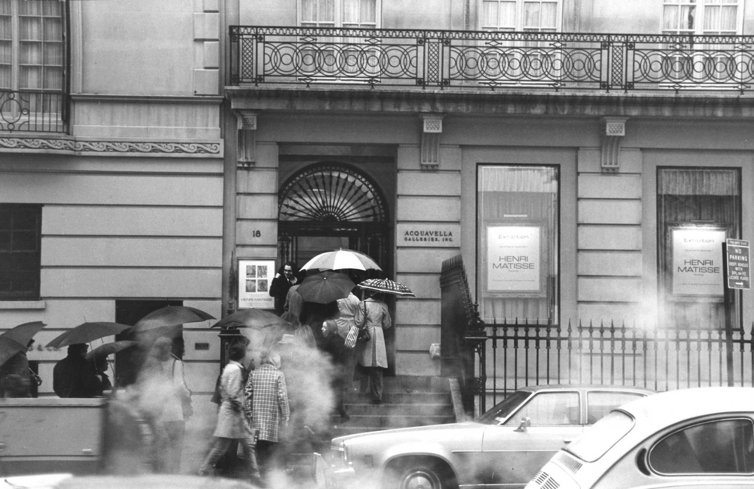 Visitors waiting to view&nbsp;Henri Matisse&nbsp;exhibition, fall 1973.